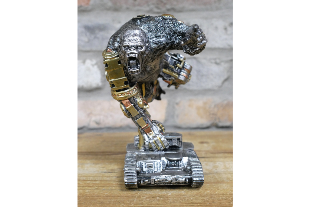 Gorilla on Tank