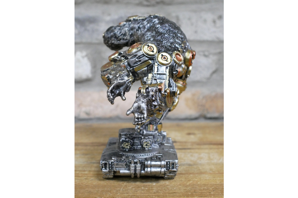 Gorilla on Tank
