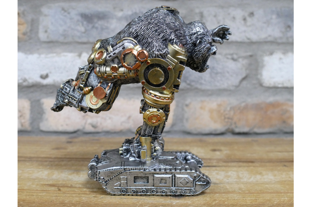 Gorilla on Tank