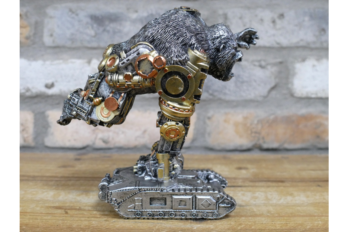 Gorilla on Tank