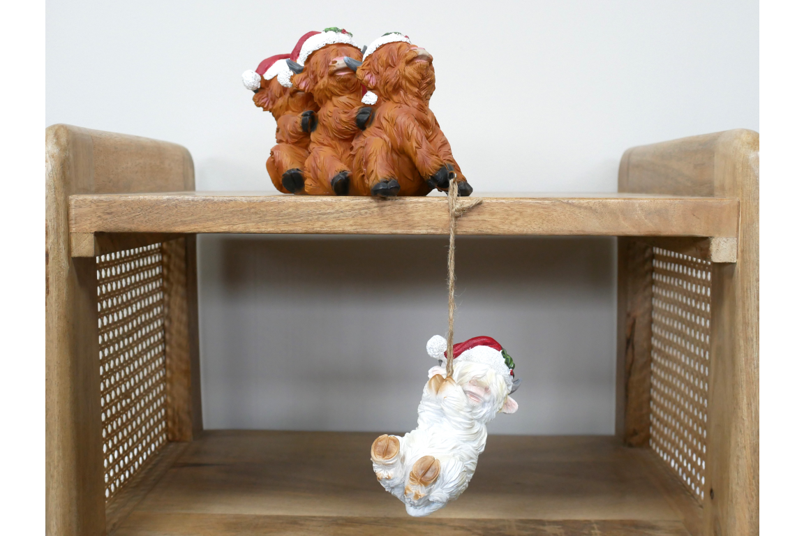 Helpful Christmas Cows