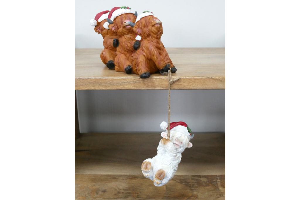 Helpful Christmas Cows