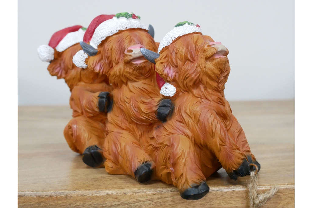 Helpful Christmas Cows