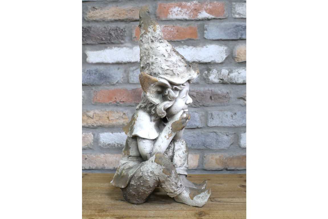 Sitting Elf