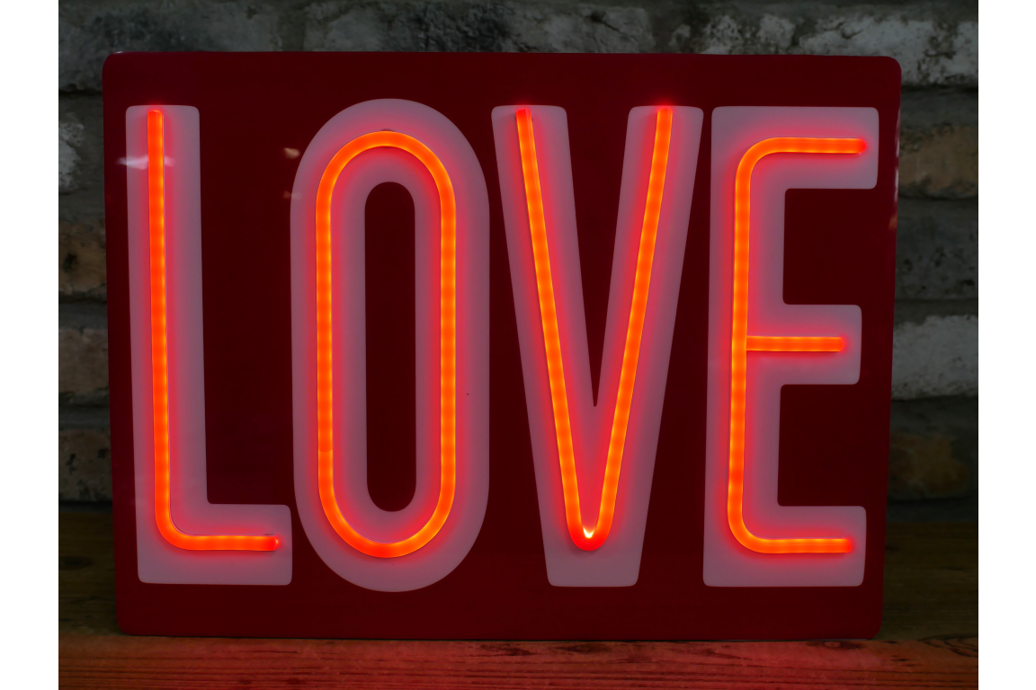 LOVE LED