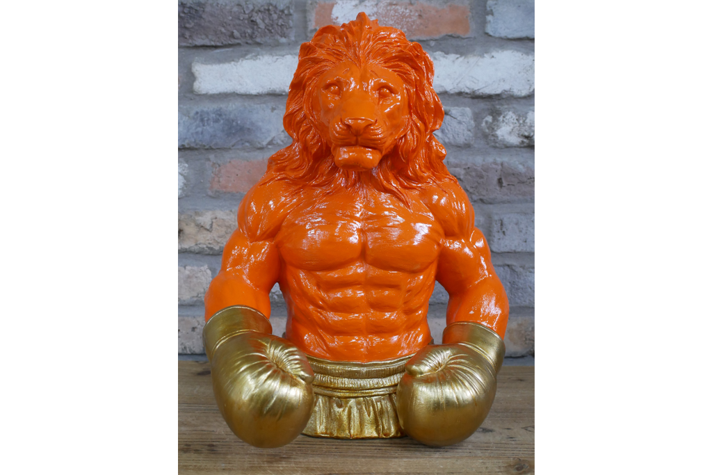 Boxing Lion