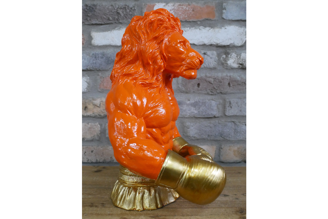 Boxing Lion