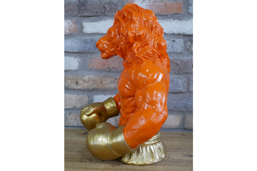 Boxing Lion