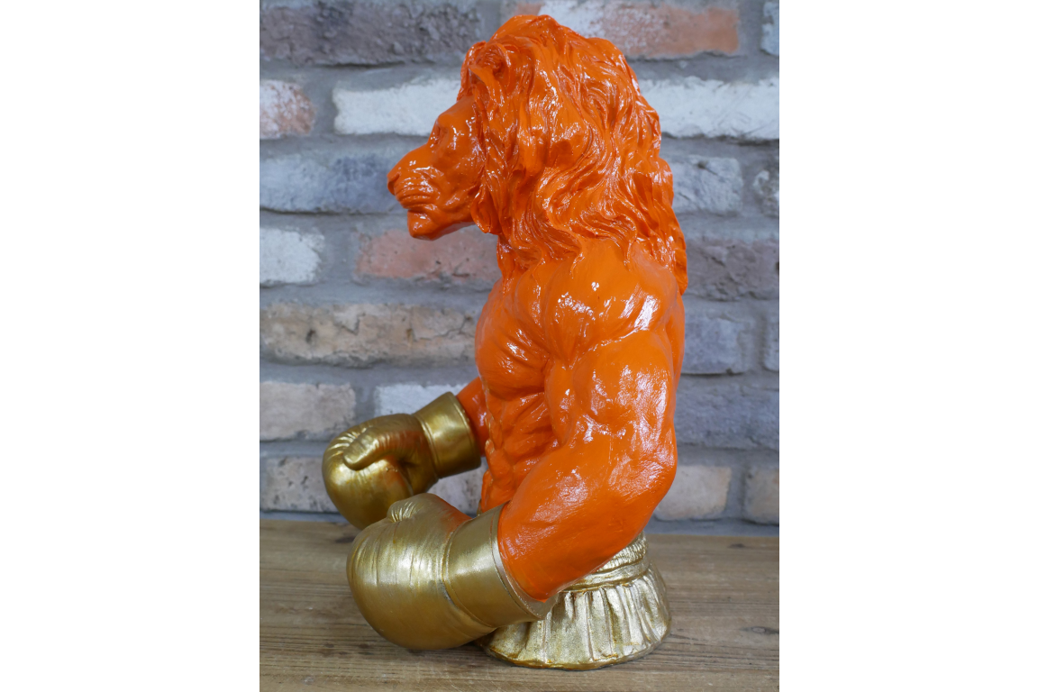 Boxing Lion