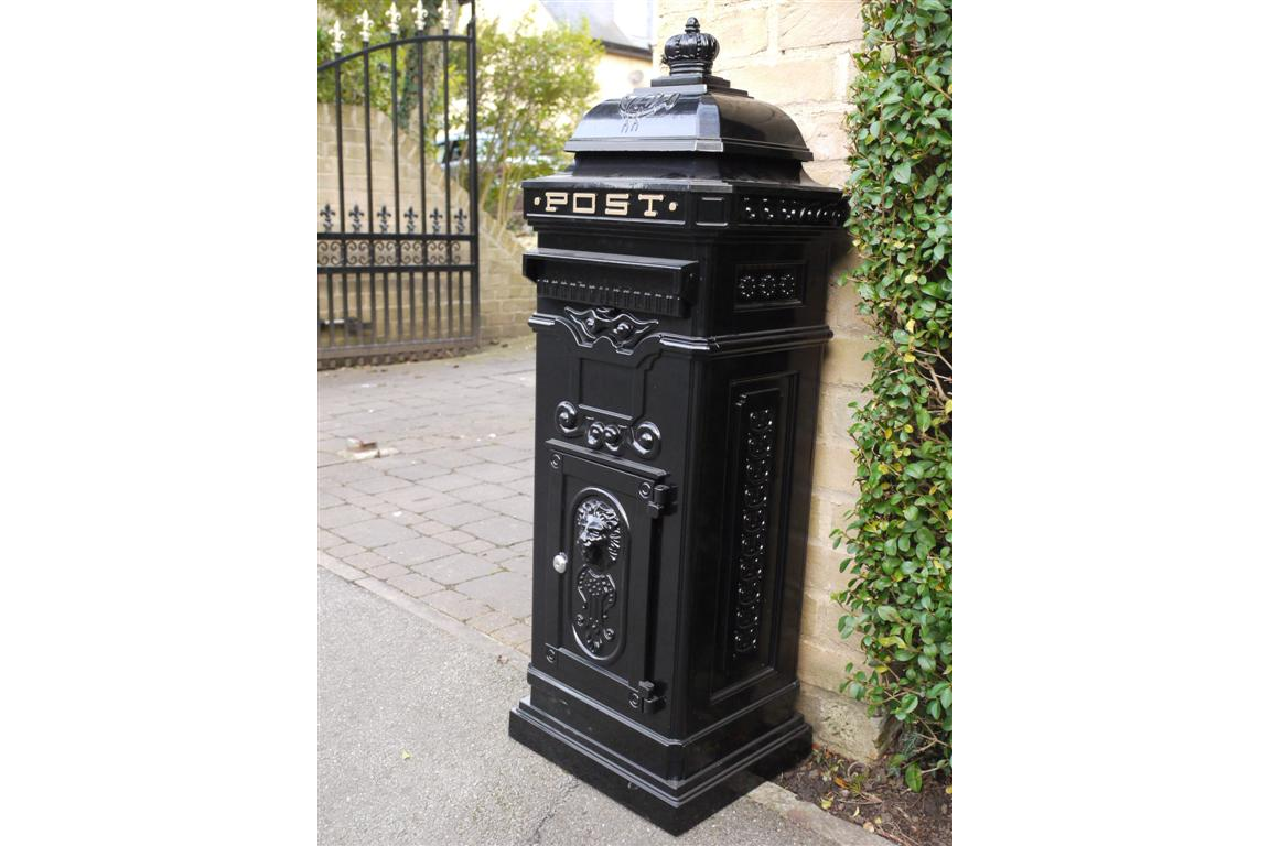 Black Mail Box