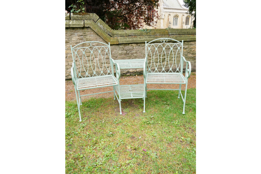 Pistachio Lovers Bench