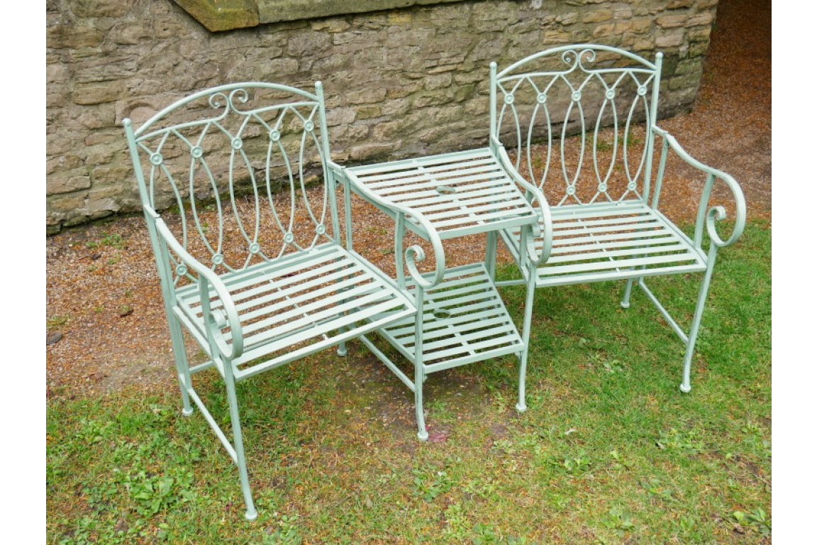 Pistachio Lovers Bench
