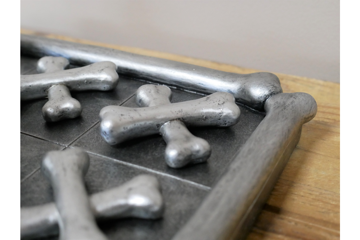 Skull & Crossbones Board