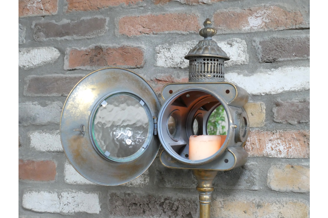 Traditional Wall Lantern