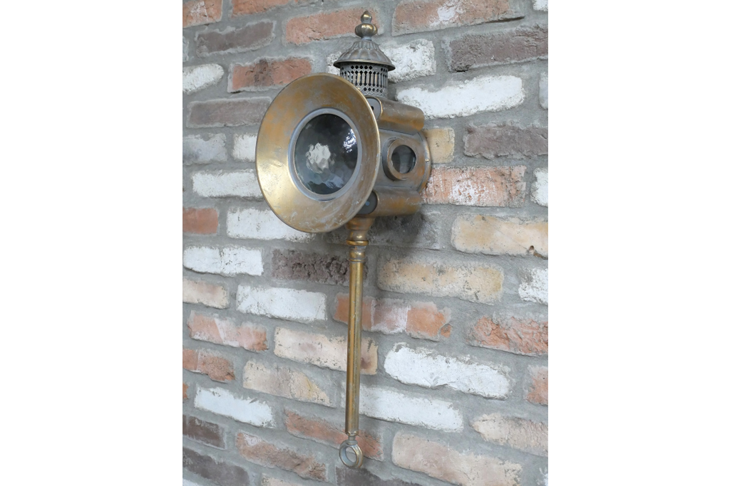Traditional Wall Lantern